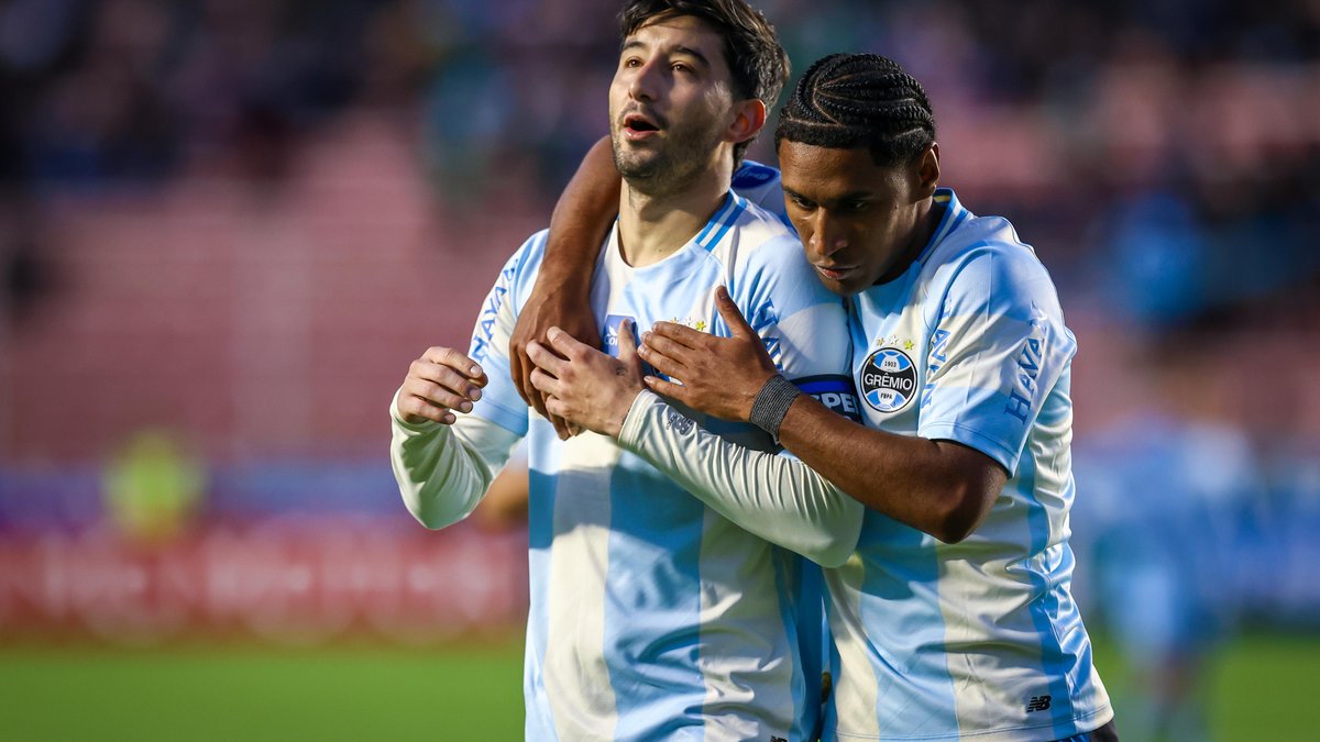 Grêmio quita salários atrasados e antecipa pagamentos com venda de Viery