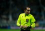 Zagueiro Balbuena deixa o jogo antes do intervalo de Grêmio x Ceará com lesão no tornozelo 