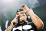 Com samba, funk, sertanejo, reggae e rock, Menos é Mais coloca o Planeta para dançar ao som de seu pagode eclético 