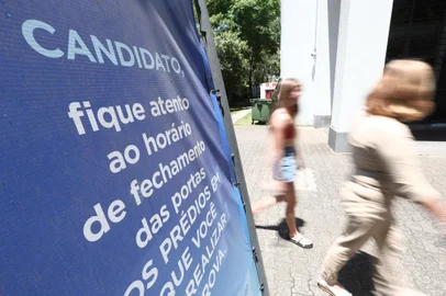 Porto Alegre, RS, Brasil, 10/11/2024 - Provas do Enem no campus da PUCRS. - Foto: Jonathan Heckler/Agência RBS<!-- NICAID(15910991) -->