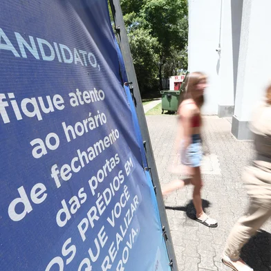 Porto Alegre, RS, Brasil, 10/11/2024 - Provas do Enem no campus da PUCRS. - Foto: Jonathan Heckler/Agência RBS<!-- NICAID(15910991) -->