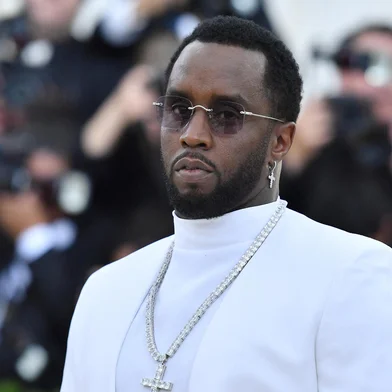 (FILES) Sean Combs 'P. Diddy' arrives for the 2018 Met Gala on May 7, 2018, at the Metropolitan Museum of Art in New York. Rapper Sean "Diddy" Combs apologized on May 19, 2024 after surveillance video surfaced showing him physically assaulting his then-girlfriend Casandra Ventura in 2016. Combs is the target of several civil lawsuits that characterize him as a violent sexual predator who used alcohol and drugs to subdue his victims, and his homes were raided this year by federal agents. (Photo by ANGELA WEISS / AFP)Editoria: ACELocal: New YorkIndexador: ANGELA WEISSSecao: fashionFonte: AFPFotógrafo: STF<!-- NICAID(15768005) -->