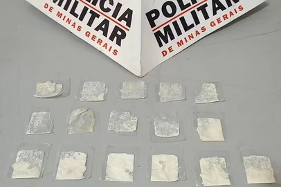 Uma criança de apenas quatro anos levou cocaína para a escola e distribuiu para seus colegas de turma. O caso ocorreu na tarde de sexta-feira (19) em uma escola municipal de Itamonte, no sul de Minas Gerais.<!-- NICAID(16001420) -->