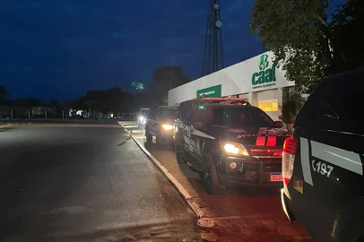 Policiais civis cumprem 14 mandados de prisão e 16 de apreensão na Fronteira Oeste