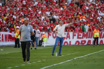PORTO ALEGRE, RS, BRASIL, 14.04.2019. Inter e Grêmio se enfrentam no Beira-Rio em primeira partida pela final do Campeonato Gaúcho 2019. Clássico é o Gre-Nal de número 419.(FOTOGRAFO: ANDRÉ ÁVILA / AGENCIA RBS)Indexador: Andre Avila<!-- NICAID(14038086) -->