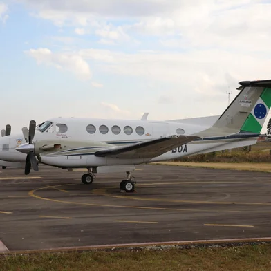 Avião do governo do Paraná que fará traslado do corpo de menina que caiu em cânion no RS chegou ao aeroporto de Caxias do Sul na tarde desta sexta-feira<!-- NICAID(16078821) -->
