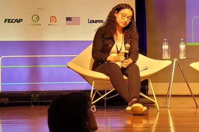 Convidada a participar de um painel do 7° Congresso Internacional de Jornalismo de Educação, promovido pela Associação de Jornalistas de Educação (Jeduca), em São Paulo, Maria Eduarda Guterres Escobar, 16 anos, furou um cordão de repórteres, durante coletiva de imprensa, para questionar o ministro da Educação Camilo Santana<!-- NICAID(15545184) -->