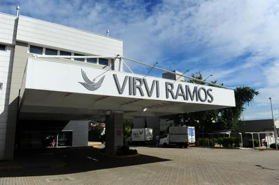 CAXIAS DO SUL, RS, BRASIL, 14/03/2023. Novo centro de endoscopia do Hospital Virvi Ramos, em Caxias do Sul. Na foto, nova fachada do Hospital, com entrada a partir da rua Alexandre Fleming. (Bruno Todeschini/Agência RBS)Indexador: BTK<!-- NICAID(15374800) -->