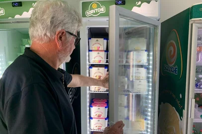 Vendas de água, sorvete e ar-condicionado disparam com as altas temperaturas em Passo Fundo<!-- NICAID(15959735) -->
