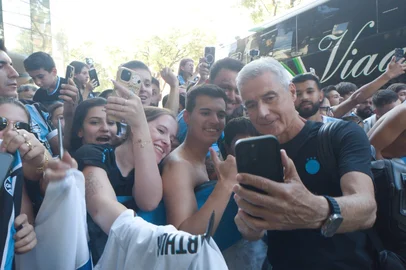 Português foi ovacionado pelos torcedores.