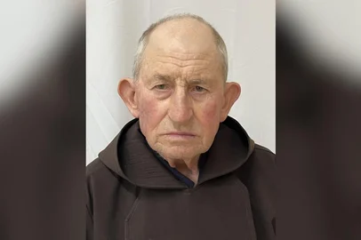 O frei Honorato Simionato faleceu na quarta-feira (23), aos 90 anos, em Caxias do Sul, na Serra. Ele enfrentava complicações de saúde, como problemas renais e pulmonares, arritmia cardíaca e um acidente vascular cerebral (AVC) sofrido havia um ano.<!-- NICAID(16087737) -->