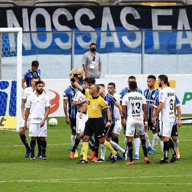 PORTO ALEGRE, RS, BRASIL - 03.02.2021 - O Grêmio recebe o Santos na Arena, em jogo válido pela 34ª rodada do Campeonato Brasileiro. (Foto: André Ávila/Agencia RBS)<!-- NICAID(14706202) -->