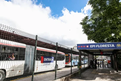 CAXIAS DO SUL, RS, BRASIL, 17/04/2026. Troncalização do transporte coletivo completou dez anos em Caxias do Sul. Sistema implantado em 2016 contemplou duas estações de transbordo e mudança na dinâmica dos ônibus. (Neimar De Cesero/Agência RBS)Indexador: Neimar De Cesero<!-- NICAID(16268163) -->