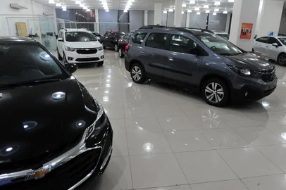 CAXIAS DO SUL, RS, BRASIL, 19/05/2021. Vendas de veículos novos aumenta no RS e Caxias do Sul já passa dos 2,2 mil emplacamentos em 2021. Na foto, setor de carros novos da DGSUL. (Porthus Junior/Agência RBS)<!-- NICAID(14787761) -->