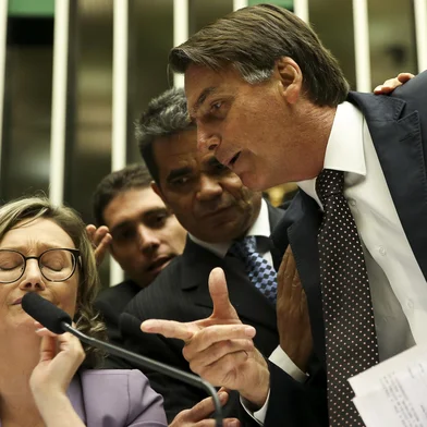 BRASÍLIA, Câmara dos Deputados, 14.9.2016 - O deputado Jair Bolsonaro discute com a deputada Maria do Rosário durante comissão geral, no plenário da Câmara dos Deputados, que discute a violência contra mulheres e meninas, a cultura do estupro, o enfrentamento à impunidade e políticas públicas de prevenção, proteção e atendimento às vítimas no Brasil<!-- NICAID(15979926) -->