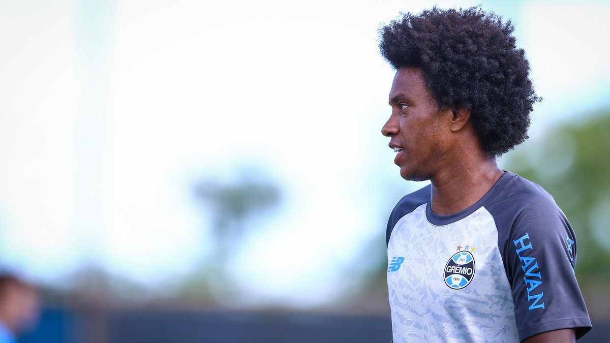 Grêmio abre negociação para rescindir com Willian
