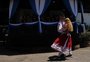 Em tarde quente e ensolarada, visitantes se divertem com atrações e muito chope na 34ª Oktoberfest de Igrejinha