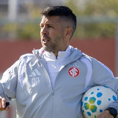 Paulo Pezzolano em treino do Inter<!-- NICAID(16291165) -->