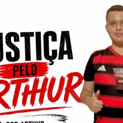Cartaz de justiça por Arthur, menino envenenado com chumbinho. Foto: Redes Sociais/Reprodução<!-- NICAID(16305476) -->