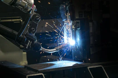 Nova linha de células robotizadas da Sumig. <!-- NICAID(14968072) -->