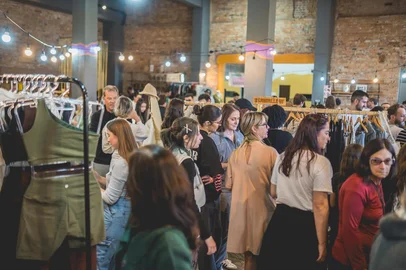 O Arraiá do Vamos Juntim chega à sua 33ª edição no dia 8 de Junho. O evento, conduzido por Isabella e Vittoria Bruzetti, reúne marcas autorais, brechós, expositores de home decor, saúde, beleza e artistas.<!-- NICAID(16048066) -->