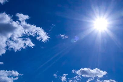 Sun of MiddayFonte: 7104586<!-- NICAID(15604166) -->
