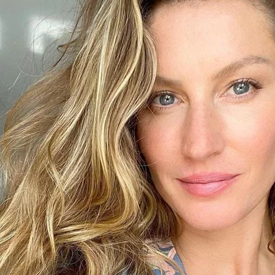 Gisele Bundchen<!-- NICAID(15709618) -->