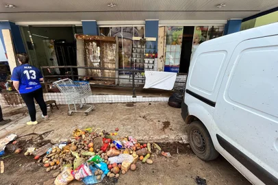 07/09/2023 - COLINAS, RS, BRASIL - Supermercado atingido por enchente em Colinas, no Vale do Taquari. FOTO: Jônatha Bittencourt, Agência RBS<!-- NICAID(15535107) -->