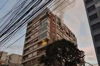 Incêndio atinge apartamento em prédio residencial no bairro Independência, em Porto Alegre<!-- NICAID(16305679) -->
