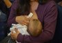 Mulheres lactantes passam anticorpos contra o coronavírus pelo leite materno, aponta estudo
