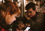 25 perguntas para fazer nos apps de namoro e puxar assunto sem cair no óbvio