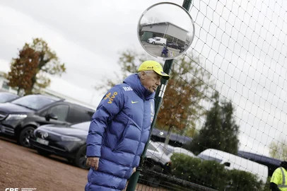 Ancelotti durante coletiva da seleção<!-- NICAID(16166603) -->