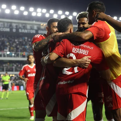 SANTOS, SP, BRASIL, 23-07-2025: Santos vs Internacional, pelo Brasileirão Série A 2025, na Vila Belmiro. Foto: Ricardo Duarte/SC Internacional/Divulgação<!-- NICAID(16086882) -->
