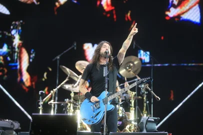 PORTO ALEGRE, RS, BRASIL, 04.03.2018. Foo Fighters e Queens of the Stone Age fazem defesa ao rock no Beira-Rio. As duas bandas se apresentaram na Capital. Na foto: Show da banda Foo Fighters. (Foto: ANDRÉ ÁVILA/Agência RBS)<!-- NICAID(13440791) -->