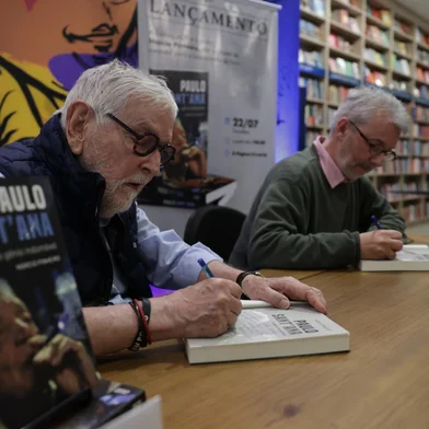PORTO ALEGRE, RS, BRASIL, 21-07-2025: Lançamento do livro Paulo Sant'Ana — O Gênio Indomável: Escrita por Márcio Pinheiro, a biografia de Paulo Sant'Ana teve lançamento na noite de quarta-feira (22). Foto: Renan Mattos / Agência RBS<!-- NICAID(16085876) -->