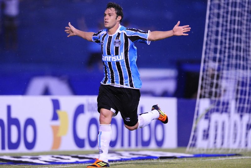 Grêmio x São Luis pelo Gauchão 2012- 02/02/2012. Na foto, Kléber comemora gol.  (Foto: Ricardo Duarte / Jornal Zero Hora)<!-- NICAID(7917598) -->