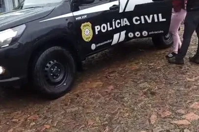 Suspeita de aplicar o golpe dos nudes é presa pela Polícia Civil no bairro Partenon nesta quinta-feira (15)