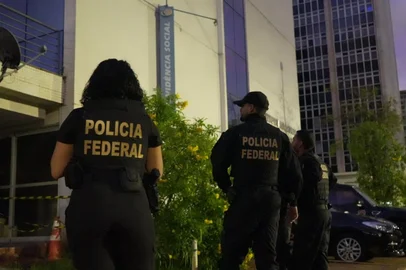 rasília/DF. A Polícia Federal e a Controladoria-Geral da União deflagraram hoje (23/4) a Operação Sem Desconto, com o objetivo de combater um esquema nacional de descontos associativos não autorizados em aposentadorias e pensões.<!-- NICAID(16022336) -->