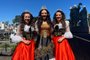 A rainha Lizandra Mello Chinali e as princesas Eduarda Ruzzarin Menezes e Letícia de Carvalho vestiram pela primeira vez os trajes oficiais da Festa da Uva de 2024. A apresentação dos novos vestidos contou com um desfile inédito. Pela primeira vez, o trio de soberanas percorreu importantes ruas da cidade em um trio elétrico para mostrar à comunidade os modelos, uma forma de se aproximar dos cidadãos de Caxias do Sul, e também para convidar a população a fazer parte da 34ª edição. <!-- NICAID(15608590) -->