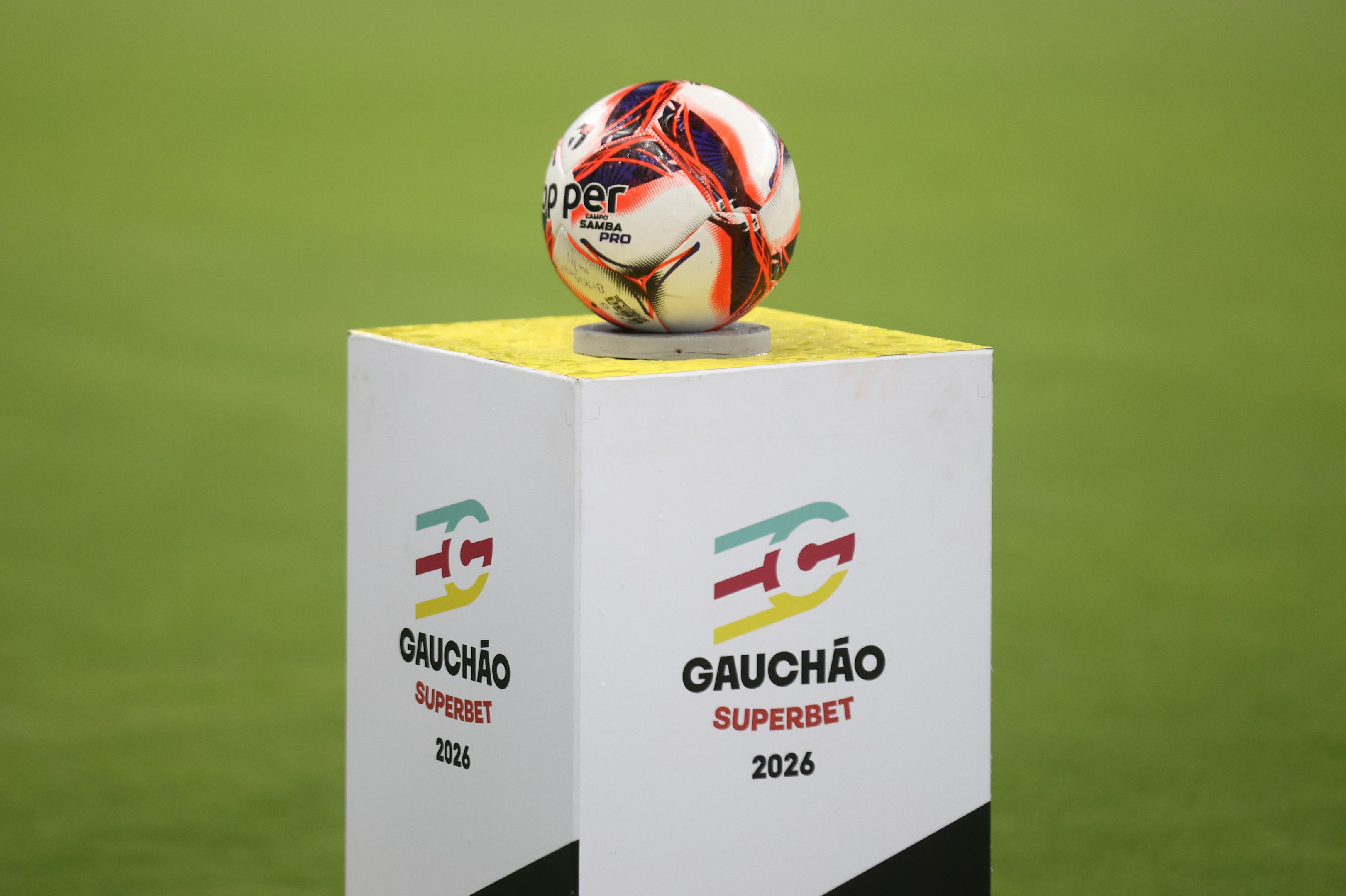 Neste domingo tem Gre-Nal na Lully FM!