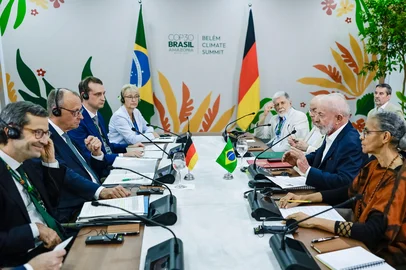 Ricardo Stuckert / Divulgação Presidente da República, Luiz Inácio Lula da Silva, durante reunião bilateral com o Primeiro-Ministro da Alemanha, Friedrich Merz. Sala reservada do Presidente da República – Parque da Cidade – Belém (PA)<!-- NICAID(16163326) -->