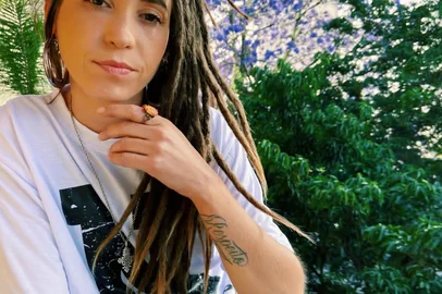 Aninha vai tocar um repertório reggae, nesta sexta-feira (7), na Casa Paralela<!-- NICAID(15395065) -->