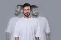 Pedro Guerra, escritor e palestrante caxiense, encerra uma fase importante de sua carreira no próximo sábado, dia 16, às 19h30 na Casa da Cultura. O palco do Teatro Pedro Parenti vai ser o cenário para o fim simbólico de mais de uma década de trabalho intenso focado em Caxias do Sul, principalmente com o público adolescente.<!-- NICAID(15538459) -->