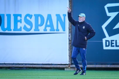 Mano Menezes, técnico do Grêmio