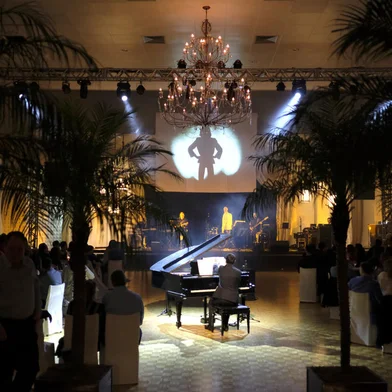 Jantar show e espetáculo Rockstar ocorrerá no dia 20 de maio, na Sede Social do Recreio da Juventude.<!-- NICAID(15423644) -->