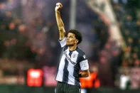 Taison durante jogo do Paok<!-- NICAID(15584701) -->
