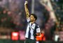 Taison recebe nova oferta para ficar na Grécia, mas aguarda por contato do Inter