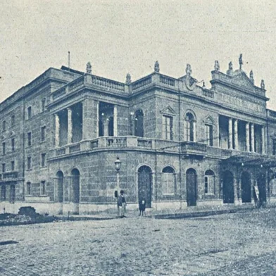 Theatro Guarany, de Pelotas, em 1921, ano da inauguração.<!-- NICAID(16189585) -->