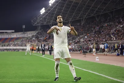 MARKO PERKOV / AFP Spain's midfielder #6 Mikel Merino celebrates scoring his team's second goal during the UEFA Nations League Group A3 football match between Croatia and Spain at the Poljud stadium in Split on October 6, 2026. (Photo by MARKO PERKOV / AFP)<!-- NICAID(16381666) -->