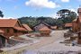 CAXIAS DO SUL, RS, BRASIL, 20/10/2023. Empresário Edson Tomiello está construindo a Villa Dei Troni em Ana Rech, empreendimento que contará a história de Caxias.(Neimar De Cesero/Agência RBS)Indexador: NEIMAR DE CESERO<!-- NICAID(15574989) -->